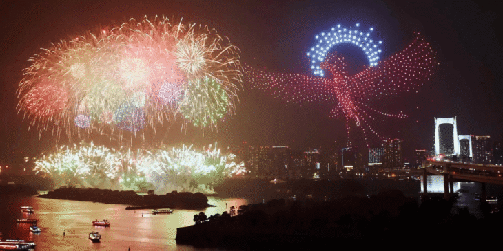 「STAR ISLAND 2025」花火と1,800機のドローンが空を彩る（動画あり）- レッドクリフ