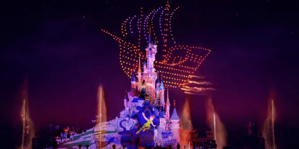 ディズニーランド ドローンショー