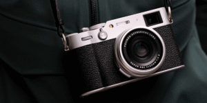 富士フイルムのコンパクトデジタルカメラ｢X100VI｣のおすすめSDカードと選び方を徹底解説