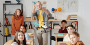 親子で遊びながら学べる！100g未満の本格プログラミングドローン｢Hula-JP｣徹底解説