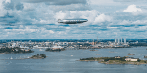 衛星とドローンの｢空白｣を支配する！フィンランドの自律型飛行船｢Kelluu｣の正体