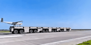 滑走路はもういらない？中国が公開した「トラック型電磁カタパルト」が変える、未来の戦場