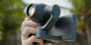 DJIのDNAを受け継ぐ「自律型」超望遠カメラ、RocXZoomが変える映像制作の常識