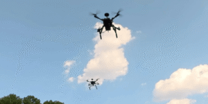 音だけで獲物を追う！デューク大学が開発した「SonicFly」がドローン航法の常識を覆す理由
