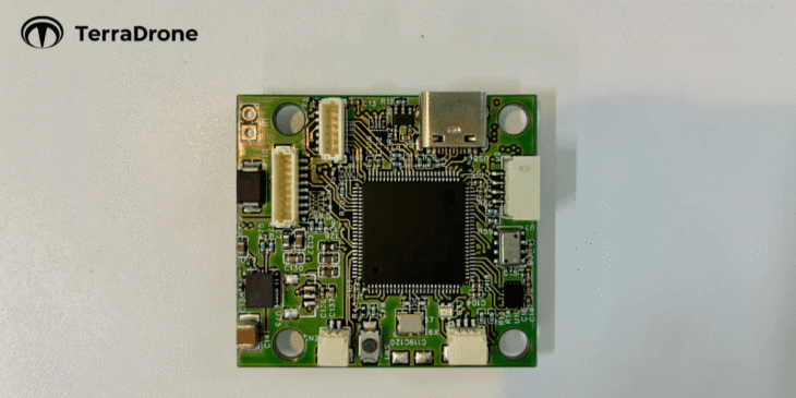 テラドローン、防衛用ドローン向け国産フライトコントローラー「Terra DFC」を自社開発、量産体制を構築